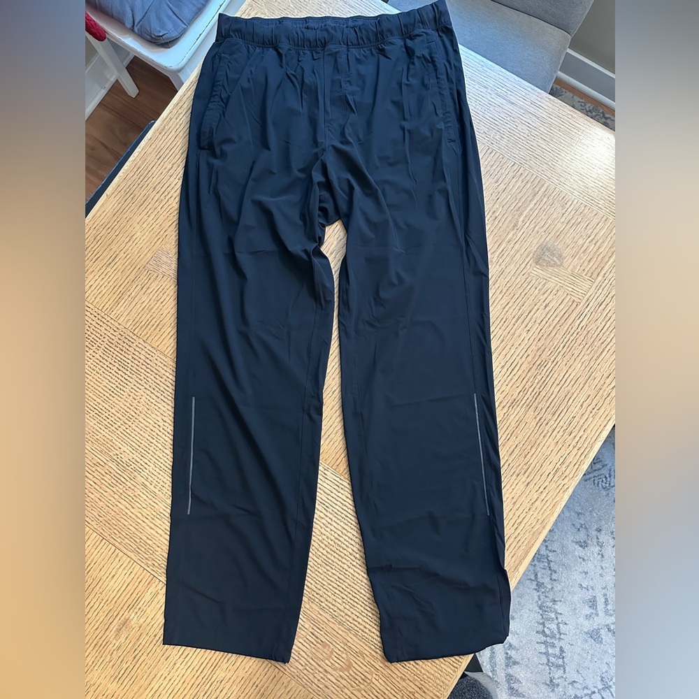 Men’s lululemon athletic pants